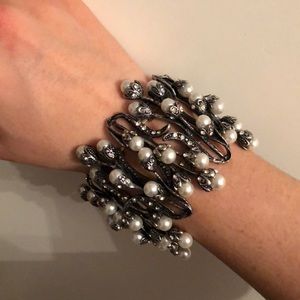 Metal/ peral chunky bracelet